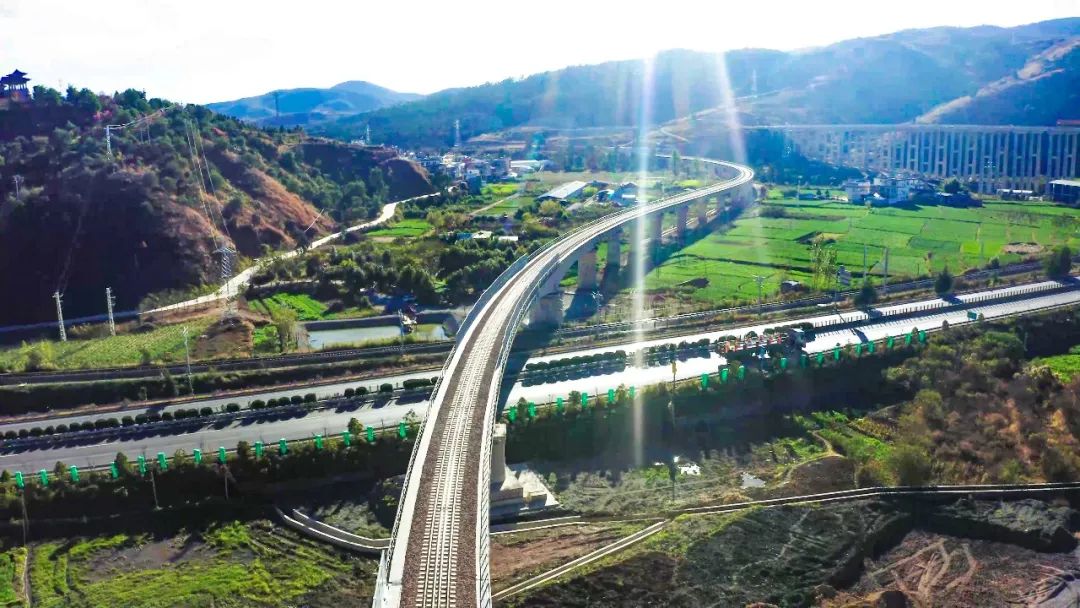 2022-12-29-云南省最大鐵路專用線——祥云財(cái)富鐵路專用線開(kāi)通運(yùn)營(yíng)5.jpg